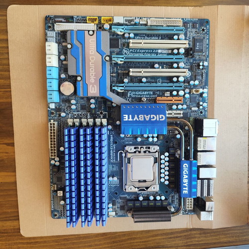 Gigabyte EX58-UD5 motherboard with Intel i7-975 Extreme Edition and 12GB HyperX T1 RAM