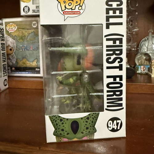 Funko Pop Animation Dragonball #947 Cell First Form glow in the dark like new
