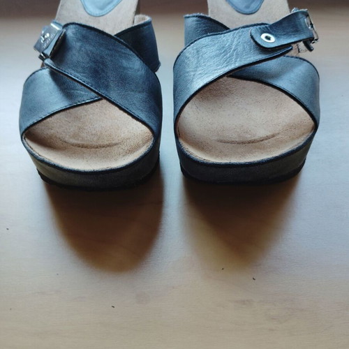 Scholl women's slippers natural leather size 41 like new