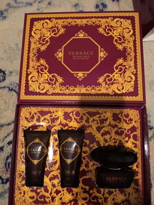 Versace Chrystal Noir gift set new with 50 ml eau de toilette