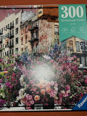 Ravensburger Flowers in New York 300-piece puzzle