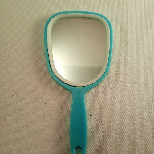 Plastic small mirror 15.5x7 cm new
