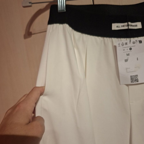 Bershka White Pants with Elastic Waist, Pleats and Pockets, New