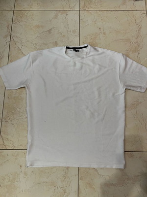 Oversized men's T-shirt white used, size Medium New Wave