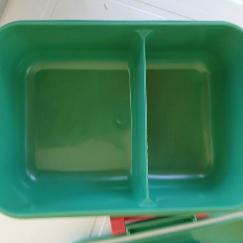 Children's food container 2 compartments new, green