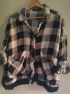 Women's shirt with fringes used, size S