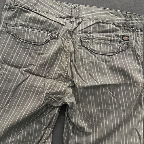 Dickies Men Shorts Like New, Size S, Gray