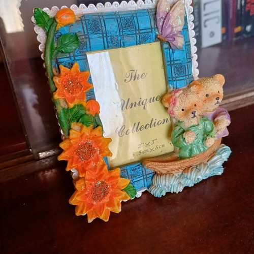 Decorative frame with teddy bears like new, size 5.5×8cm without glass
