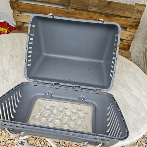 Plastic pet carrier P-BAG like new for small pets