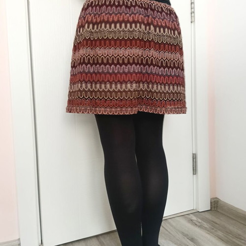 Women's skirt new, size S, black