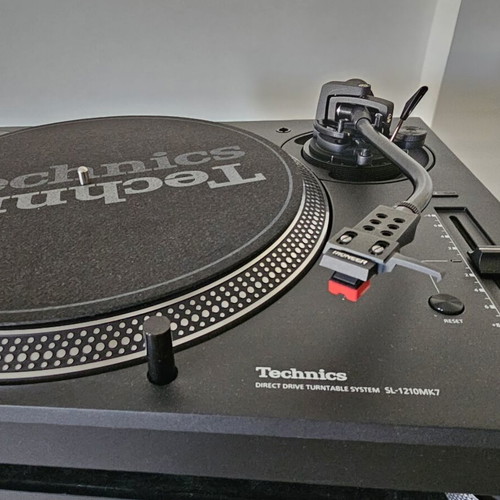 Technics SL 1210-MK7 turntable new