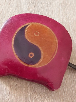 Small wallet like new with Ying Yang shape, shiny leather, red