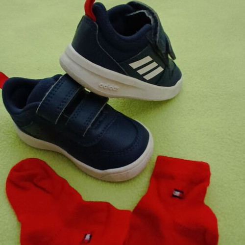 Adidas baby shoes no 19 and Tommy Hilfiger socks set like new