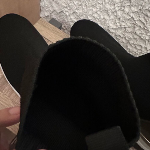Voi Noi women's sock-style athletic shoes size 41 like new, black