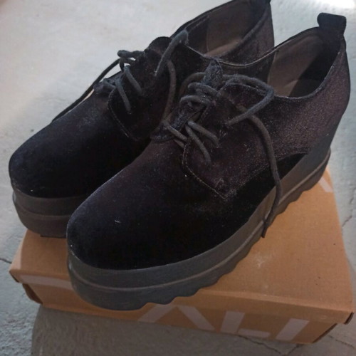 Velvet Oxford style platform shoes like new, black, size 40