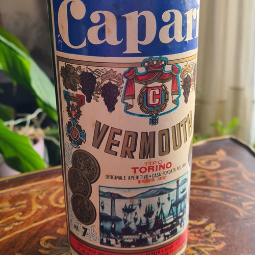 Capari Vermouth Tipo Torino 1970 collectible sealed bottle