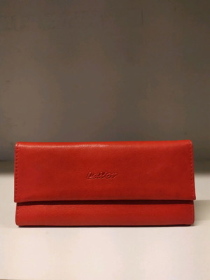 Genuine leather cigarette case red color new