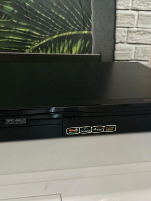 Samsung DVD-HR773 HDD & DVD Recorder with 160GB HDD like new