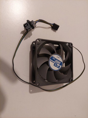 Arctic fans 120mm & 80mm used, 4 Pin PWM connection