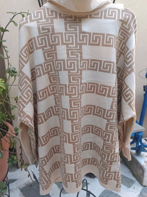 Knitted turtleneck sweater new, one size, beige with meander pattern