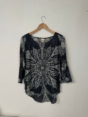 Julie Fagerholt tunic, cotton with silver metallic thread