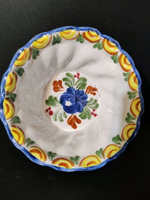 Decorative ceramic bowl Germany new with floral decorations