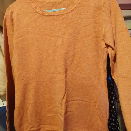 Thin wool sweater like new, size M/L, orange