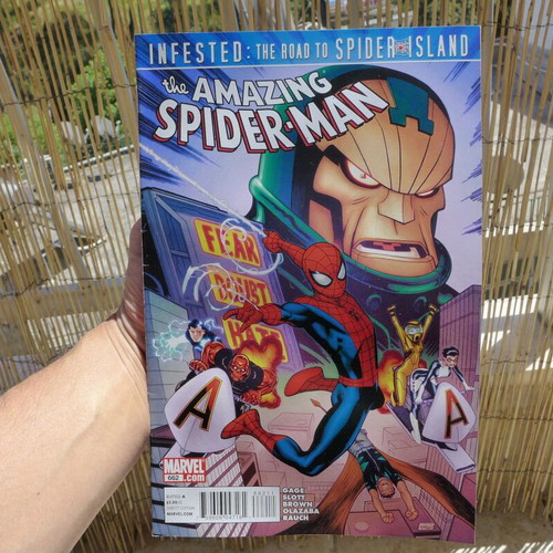 Amazing Spider-Man Infested: The Road To Spider Island comic set like new