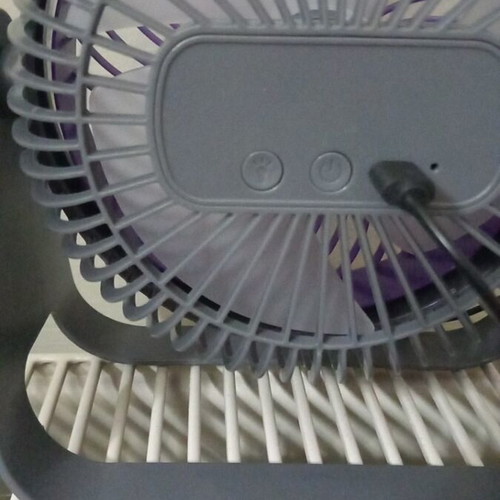 Rechargeable fan with USB, 3 speeds and light, like new