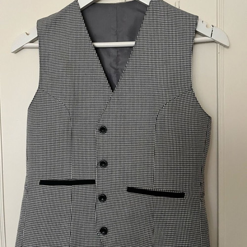 Women's Medium checked vest like new, grey-black