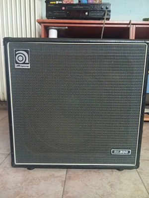 Ampeg BA-300/115 bass combo amplifier like new