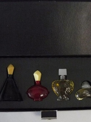 Μίνι αρώματα Les parfums des Créateurs σαν καινούργια, σετ 4 τεμαχίων