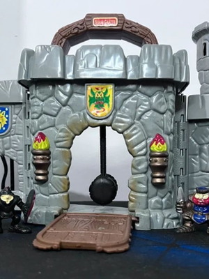 Fisher Price Great Adventures Castle 1995 σαν καινούργιο με φιγούρες