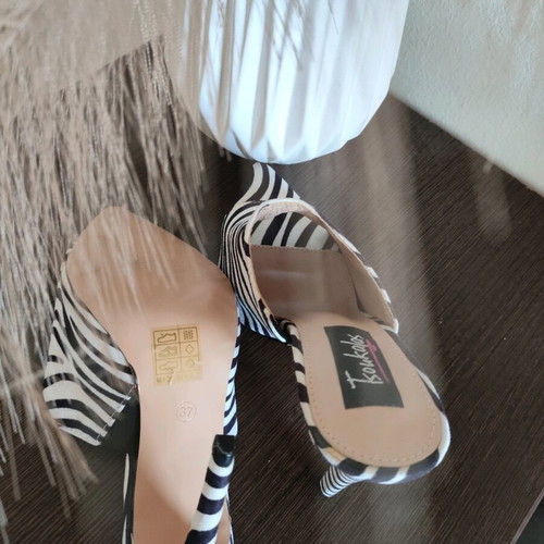 Zebra sandals new Tsoukalas Shoes size 37-38, 10 cm heel