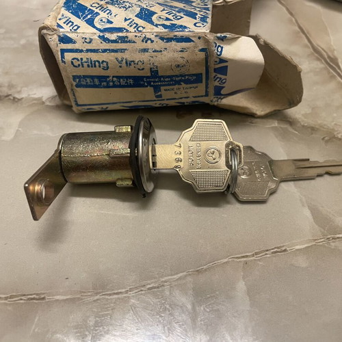 Lock Cylinder for Old Nissan Datsun with 2 Keys New