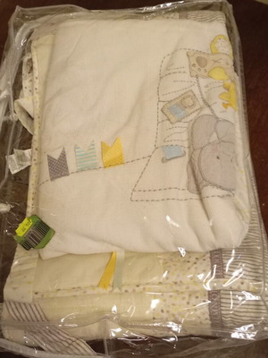 Mothercare crib protector and blanket set like new