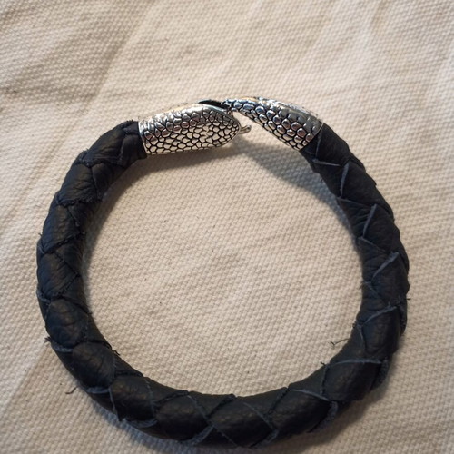 Leather snake bracelet new, black, clasp 18-19 cm