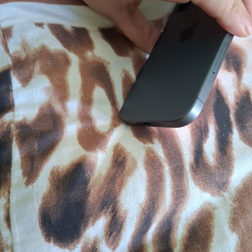I Phone 17 black, like new, 256GB, 20+ MP camera