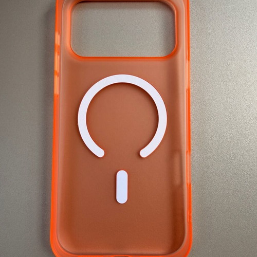 17 Pro Max case and privacy glass like new
