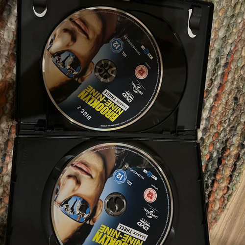 Brooklyn Nine Nine Season 3 boxset like new, DVD