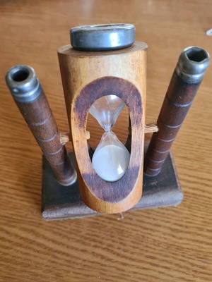 Κλεψύδρα ξύλινη με λεπτομέρειες κασσιτέρου σαν καινούργιο, vintage