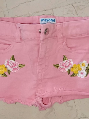 Mayoral denim shorts used with embroidered flowers size 2 years 92 cm