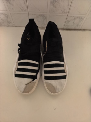 Adidas Tray Young 2 casual shoes size 46.5 new, black and grey