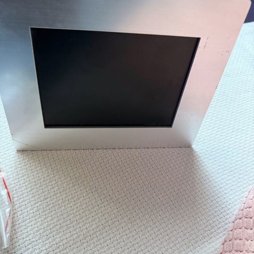Brookstone digital photo frame like new
