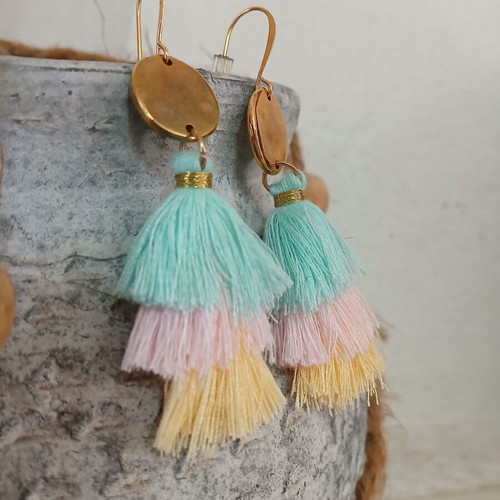 Summer earrings new with colorful tassels and gold-plated metal details