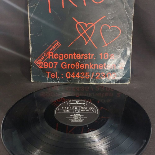 Trio vinyl record used in very good condition, rock
