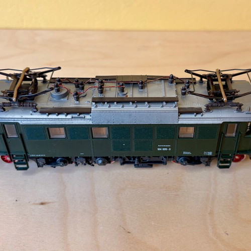 Roco 04144S DB BR 104 locomotive HO model like new