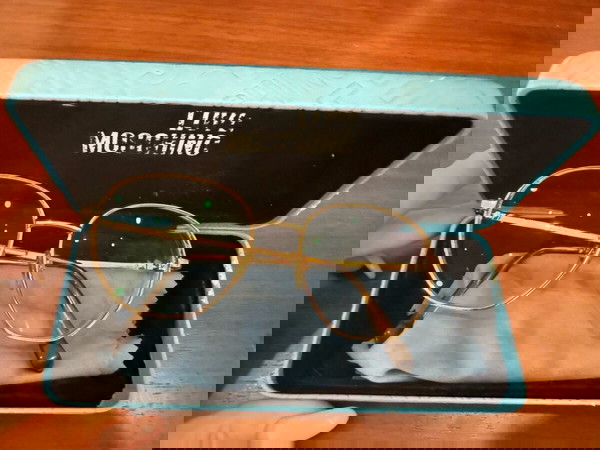 Love moschino glasses frame