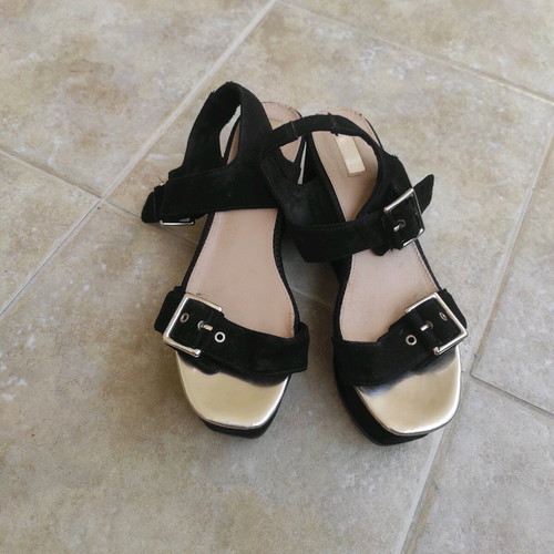 Platform sandals shoes used, black with gold details