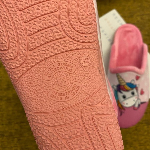 Children's slippers size 32 new